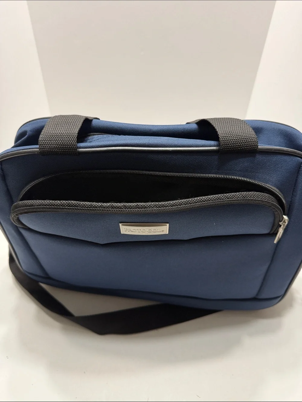 Protocol navy toiletry